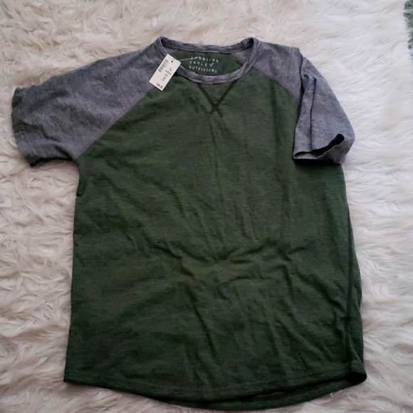 Mens medium American Eagle Outfitters shirt